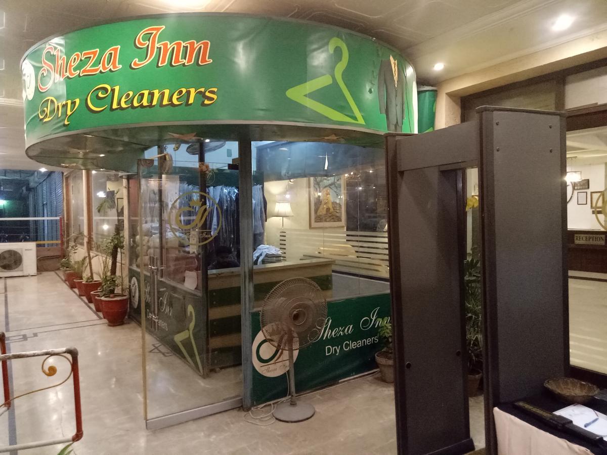 Sheza Inn Multan Exterior photo