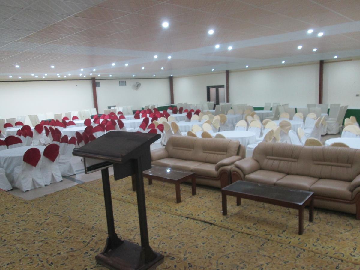 Sheza Inn Multan Exterior photo